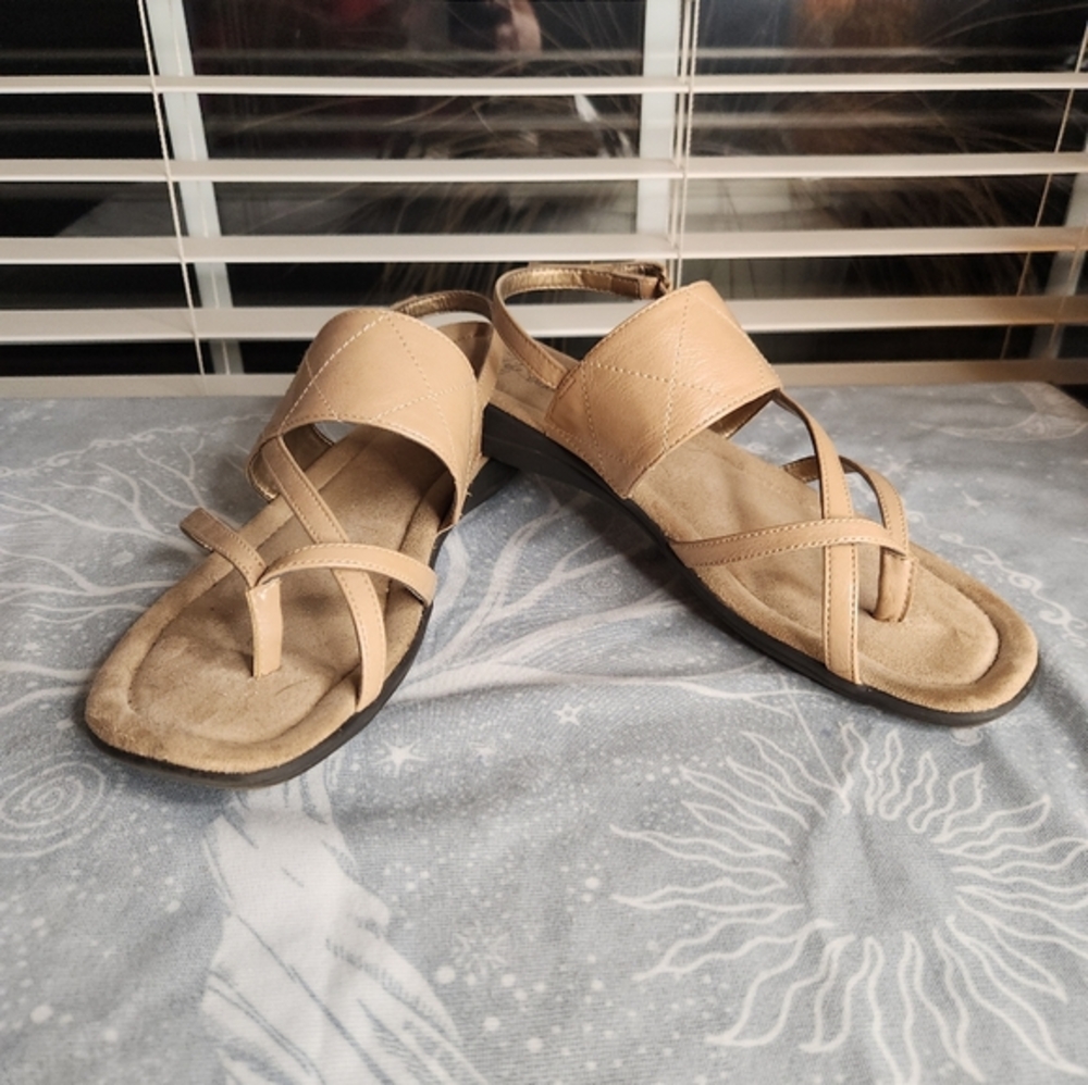 Women's Light Tan Life Stride Sandals Size 11W